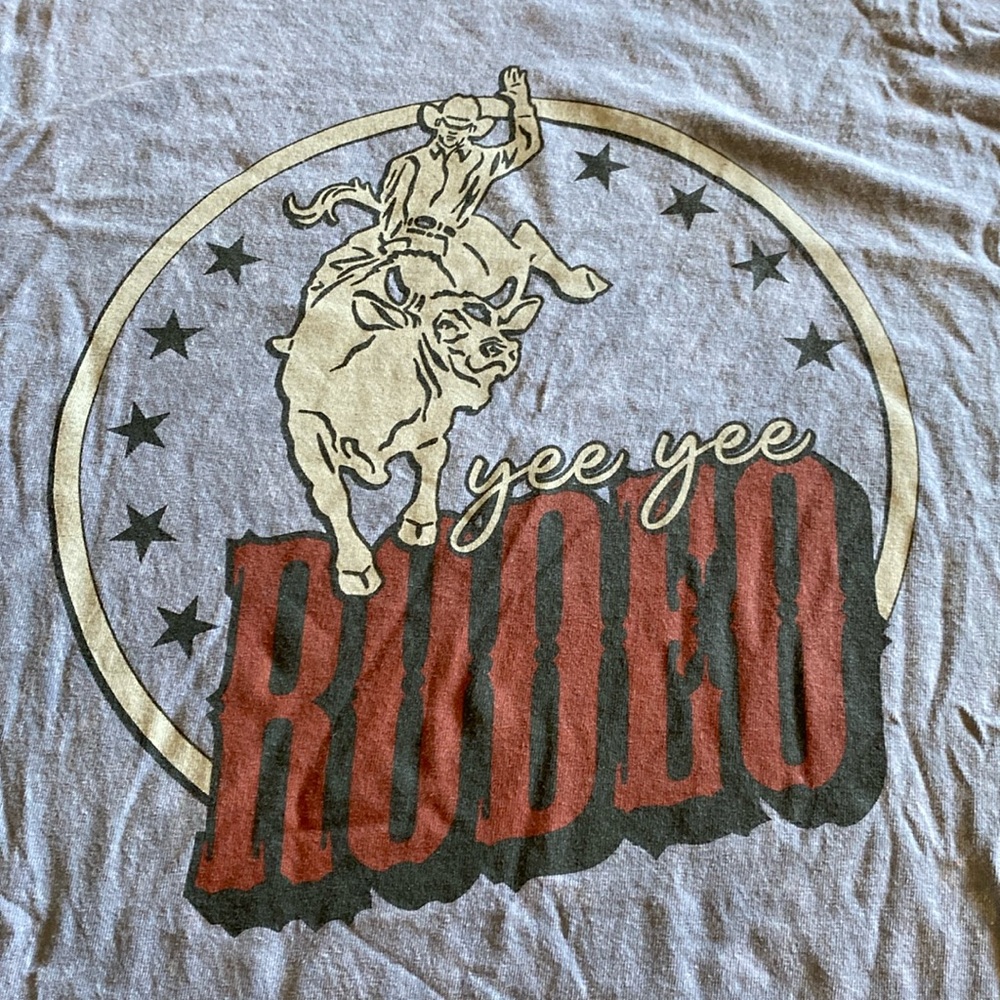 YEE YEE Rodeo Bull riding Gray t shirt
